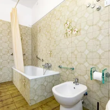 بيت ضيافة Fucini Posizione Strategica E Comfort Moderno