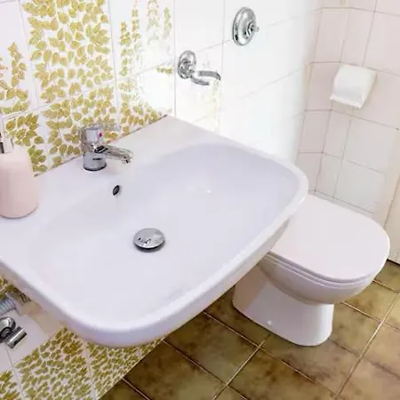 Fucini Posizione Strategica E Comfort Moderno بيت ضيافة ميستر